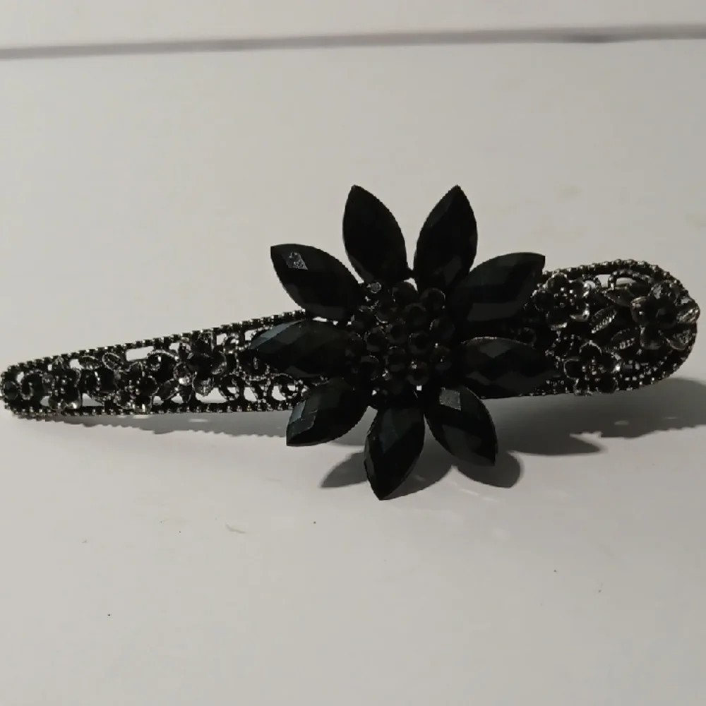 Source Unknown Black Floral Hair Accessory